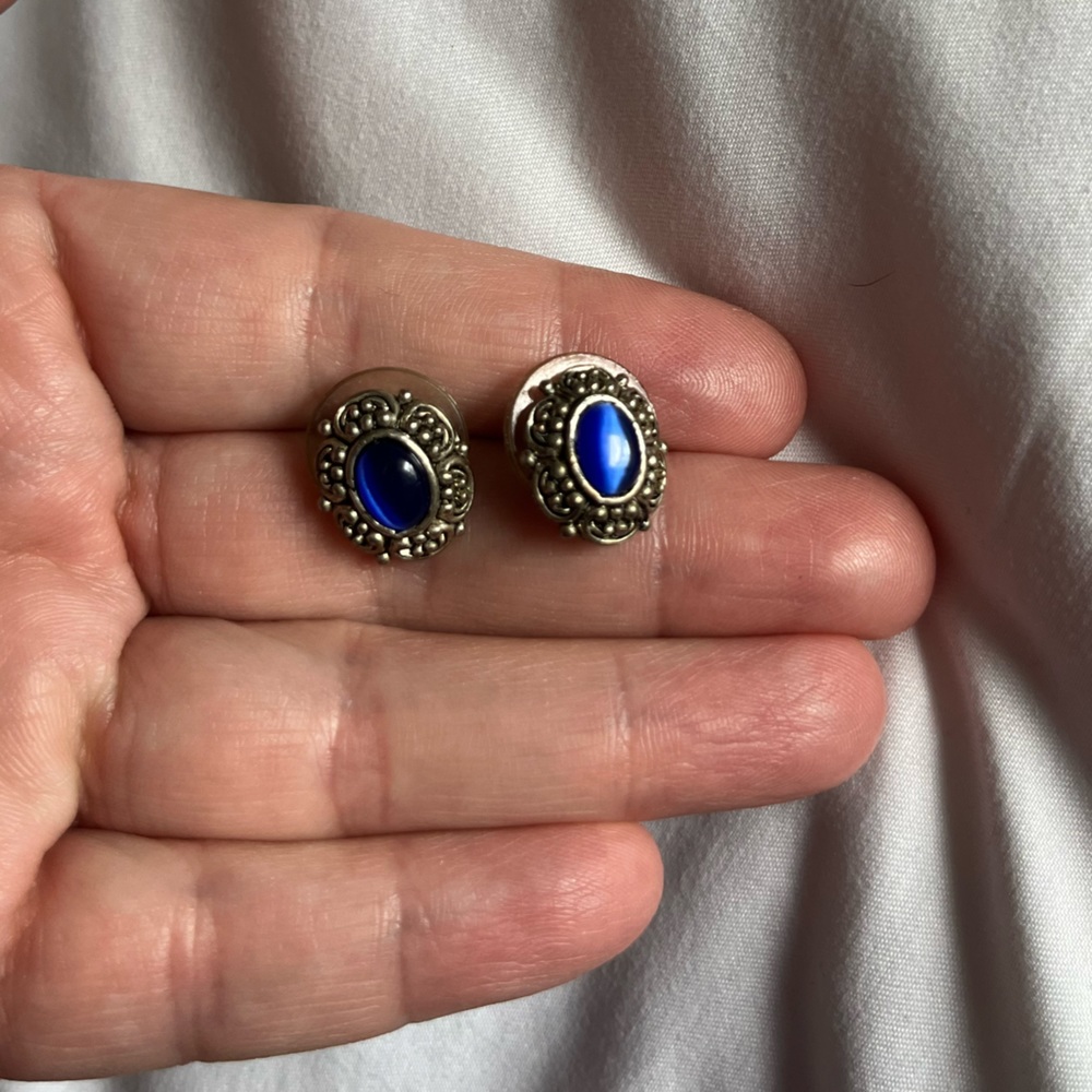 Vintage blue stone silver tone earrings